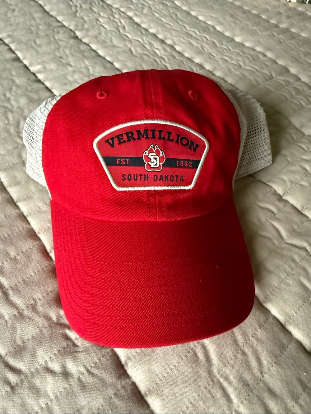 University of South Dakota Mesh-Back Trucker Hat (new without tags)
